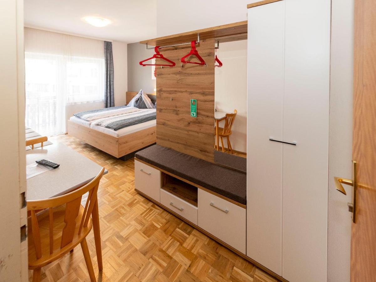 Gaestehaus Genf Velden am Wörthersee Exteriör bild